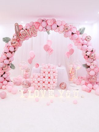 Balloon arch - Krosscanada