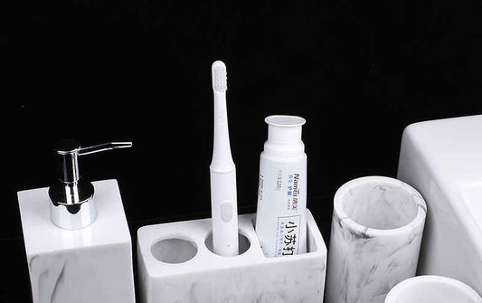 Creative Resin Five - piece Bathroom Set - Krosscanada
